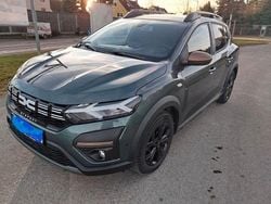 Grün Gebraucht 2023 Dacia Sandero Extreme SUV | 15.900 € (Guter Preis)