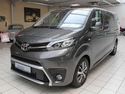 Grau Gebraucht 2022 Toyota Proace Verso Team Kombi | 36.790 € (Fairer Preis)