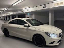 Weiß Gebraucht 2014 Mercedes 220 AMG line Limousine | 14.300 €