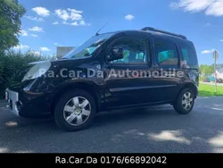 Schwarz Gebraucht 2010 Renault Kangoo Privilege Van / Kleinbus | 5.500 € (Fairer Preis)