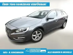 Osmium grey / metallic Gebraucht 2018 Volvo V60 Momentum Kombi | 18.916 € (Fairer Preis)