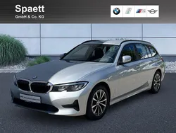 Glaciersilber Gebraucht 2021 BMW 320 Sport Line Kombi | 26.500 € (Fairer Preis)