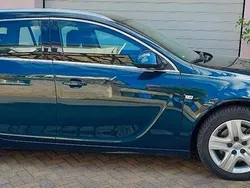 Grün Gebraucht 2016 Opel Insignia Kombi | 16.500 €