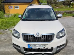 Weiß Gebraucht 2017 Skoda Yeti Outdoor Style SUV | 18.200 €