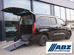 Schwarz Neu 2024 Fiat Doblò Van / Kleinbus | 40.936 €
