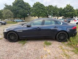Blau Gebraucht 2016 Jaguar XF Limousine | 25.000 €