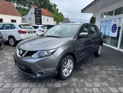Grau Gebraucht 2016 Nissan Qashqai Acenta SUV | 14.900 € (Fairer Preis)