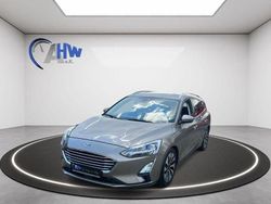 Grau Gebraucht 2018 Ford Focus Cool & Connect Kombi | 13.970 €