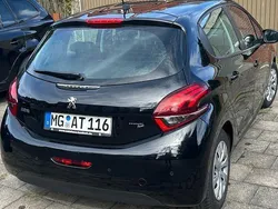 Schwarz Gebraucht 2019 Peugeot 208 Active Kleinwagen | 8.250 € (Guter Preis)