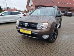 Braun Gebraucht 2018 Dacia Duster Black Shadow SUV | 9.850 € (Guter Preis)