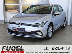 Reflexsilber metallic Gebraucht 2022 VW Golf VIII Life Limousine | 18.469 € (Superpreis)