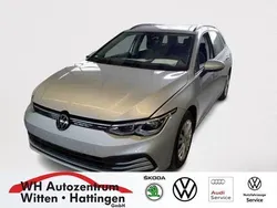 Reflexsilber metallic Gebraucht 2023 VW Golf VIII Life Kombi | 25.888 € (Guter Preis)