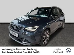 Magnetic grau metallic/midnigh Gebraucht 2023 Seat Arona FR SUV | 27.500 €