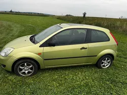 Grün Gebraucht 2005 Ford Fiesta Kleinwagen | 820 € (Superpreis)