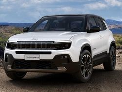 Snow white Neu 2025 Jeep Avenger Summit SUV | 29.470 € (Etwas zu teuer)