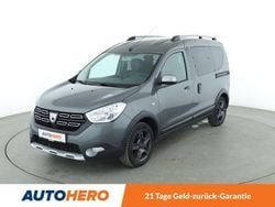 Grau Gebraucht 2017 Dacia Dokker Celebration Van / Kleinbus | 15.490 € (Teuer)