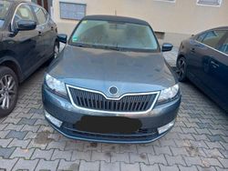 Grau Gebraucht 2017 Skoda Rapid Ambition Limousine | 5.190 € (Superpreis)