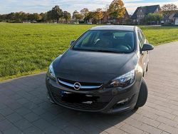 Grau Gebraucht 2015 Opel Astra Limousine | 6.130 € (Guter Preis)