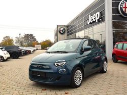 Ozean grün Gebraucht 2023 Fiat 500e Cabrio | 23.690 € (Fairer Preis)