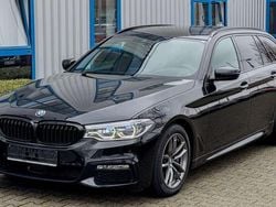 Black sapphire metallic Gebraucht 2018 BMW 530 M Sport Kombi | 26.890 € (Fairer Preis)