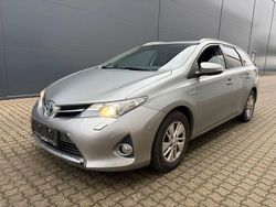 Grau Gebraucht 2014 Toyota Auris Limousine | 7.500 € (Fairer Preis)