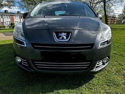 Silber Gebraucht 2010 Peugeot 5008 Kombi | 4.000 € (Etwas zu teuer)