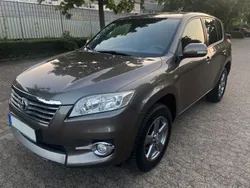 Braun Gebraucht 2013 Toyota RAV4 Travel SUV | 11.350 € (Guter Preis)
