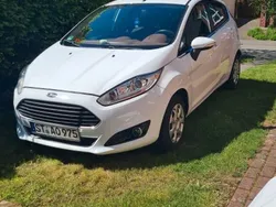 Weiß Gebraucht 2013 Ford Fiesta Individual Kleinwagen | 6.499 € (Fairer Preis)