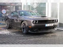 Grau (granite crystal) Gebraucht 2022 Dodge Challenger Coupé | 56.900 €