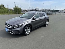Grau Gebraucht 2018 Mercedes GLA180 SUV | 23.450 € (Teuer)
