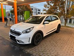Weiß Gebraucht 2017 Kia Niro Edition 7 SUV | 13.900 € (Fairer Preis)