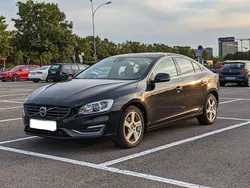 Schwarz Gebraucht 2015 Volvo S60 Momentum Limousine | 9.900 € (Superpreis)