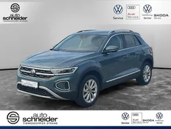 Petroleum blue metallic [bla] Gebraucht 2024 VW T-Roc Style SUV | 29.750 € (Fairer Preis)