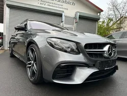 Grau Gebraucht 2019 Mercedes E63 AMG AMG Limousine | 73.571 € (Fairer Preis)