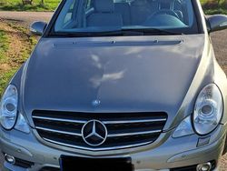 Grau Gebraucht 2009 Mercedes R350 Van / Kleinbus | 7.990 €