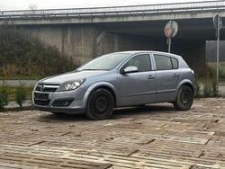 Grau Gebraucht 2006 Opel Astra Limousine | 890 € (Fairer Preis)