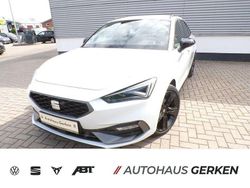 Weiß Neu 2025 Seat Leon Black Edition Limousine | 45.770 €