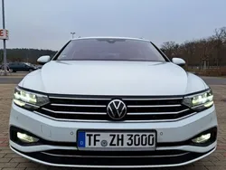 Weiß Gebraucht 2021 VW Passat Kombi | 19.900 € (Fairer Preis)