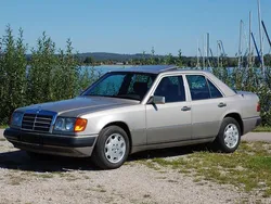 Silber Gebraucht 1992 Mercedes E230 Limousine | 7.950 €