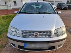 Silber Gebraucht 2009 Fiat Punto Kleinwagen | 3.200 € (Etwas zu teuer)