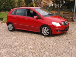 Rot Gebraucht 2006 Mercedes B200 Van / Kleinbus | 1.500 € (Guter Preis)