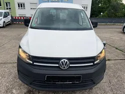 Weiß Gebraucht 2017 VW Caddy Maxi Van / Kleinbus | 4.900 €