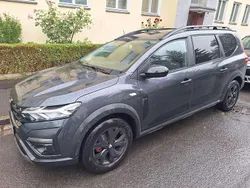 Grau Gebraucht 2022 Dacia Jogger Extreme Kombi | 15.250 € (Guter Preis)