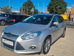Silber Gebraucht 2013 Ford Focus Champions Edition Kombi | 5.450 € (Fairer Preis)