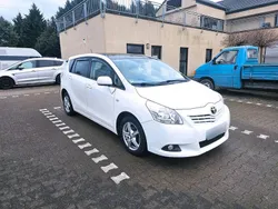 Weiß Gebraucht 2012 Toyota Verso Travel Van / Kleinbus | 4.500 € (Superpreis)