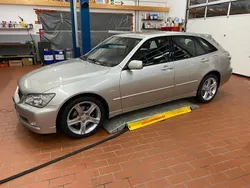 Silber Gebraucht 2003 Lexus IS300 Sport Line Kombi | 16.500 €