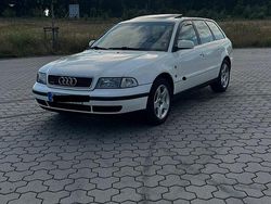 Weiß Gebraucht 1997 Audi A4 Kombi | 1.500 € (Guter Preis)