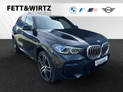 Black sapphire metallic Gebraucht 2023 BMW X5 M Sport SUV | 69.490 € (Superpreis)