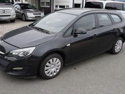 Schwarz Gebraucht 2014 Opel Astra Edition Kombi | 1.999 € (Guter Preis)