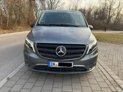 Grau Gebraucht 2021 Mercedes Vito Van / Kleinbus | 37.500 € (Guter Preis)